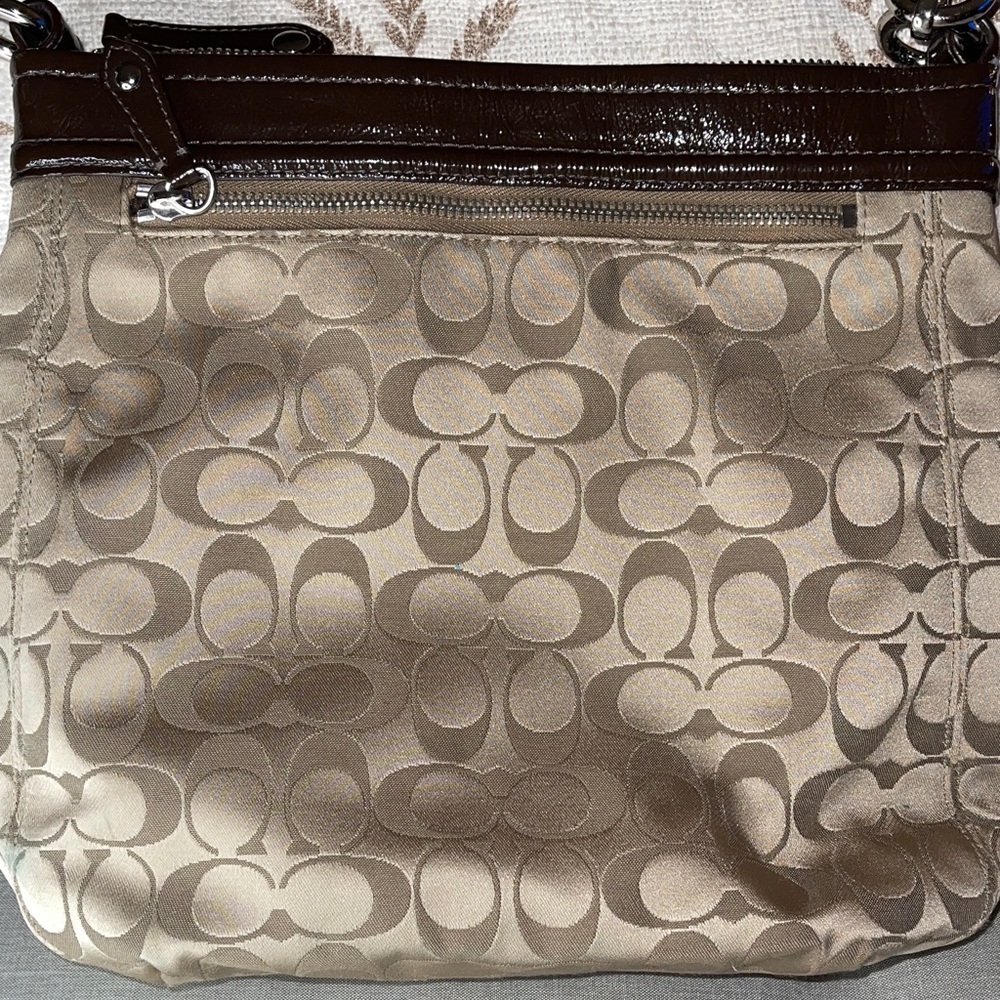 Coach Signature Brown and Cream Shoulder Bag - Picture 5 of 8
